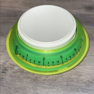 Tupperware Kitchen food Scale vintage green white pounds kgs 1970s 1980s rare